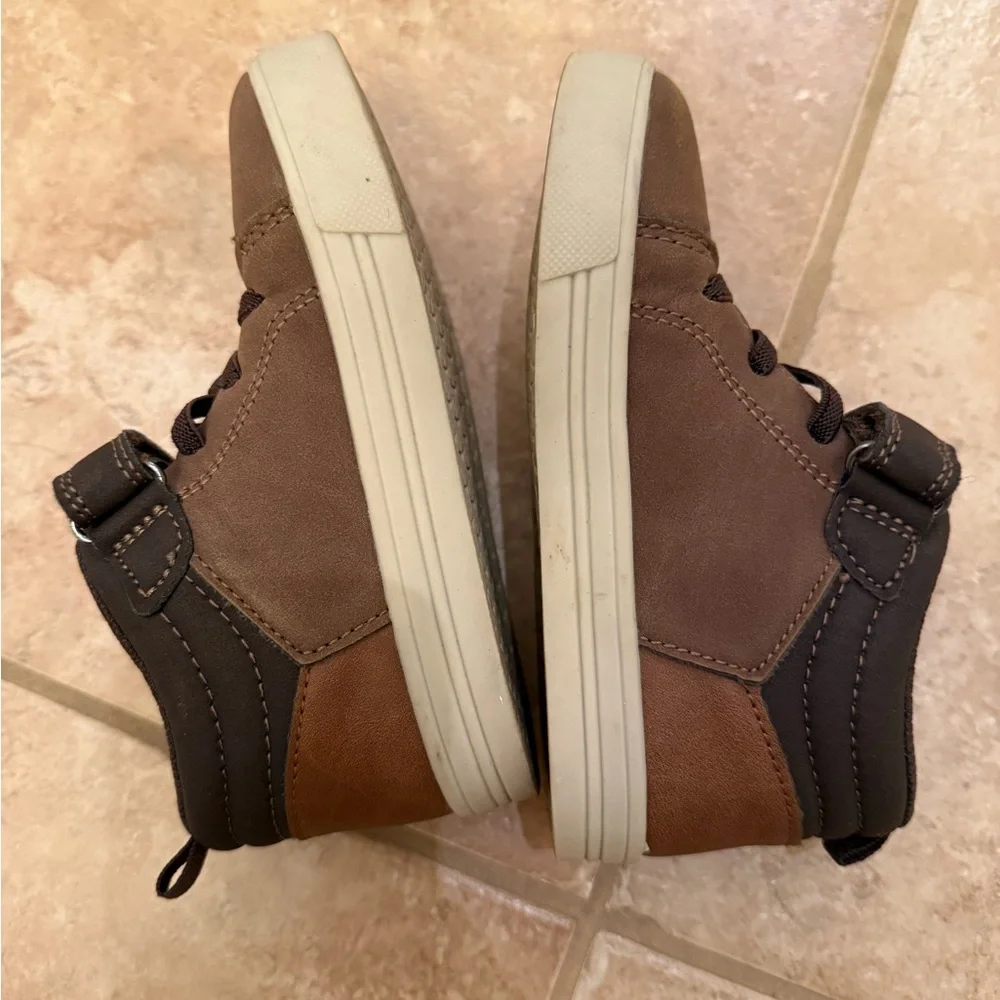 OSHKOSH B’GOSH toddlers boys high top Cesc Sneaker Boots